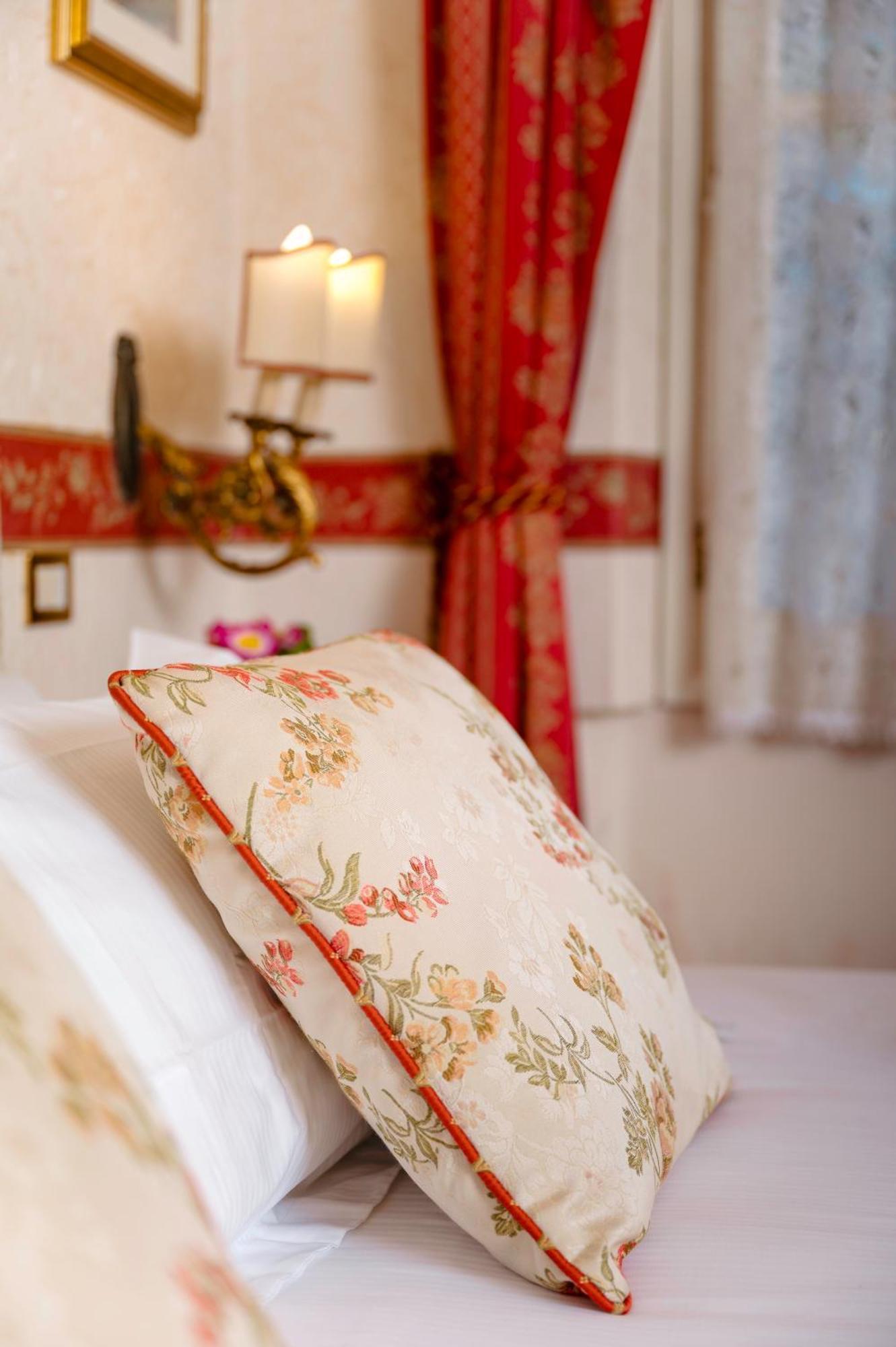 Castello Di Spessa - Residenze D'Epoca Hotel Capriva del Friuli Eksteriør billede